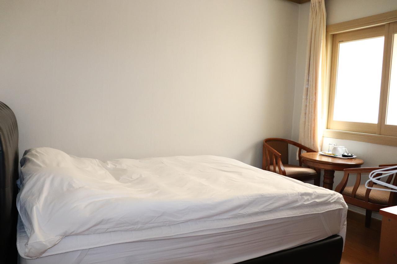 Orasung Motel Jeju Eksteriør billede