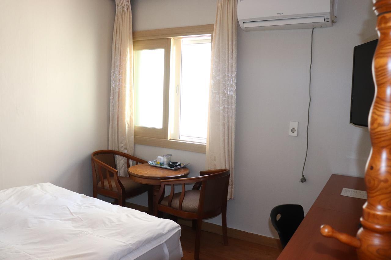 Orasung Motel Jeju Eksteriør billede