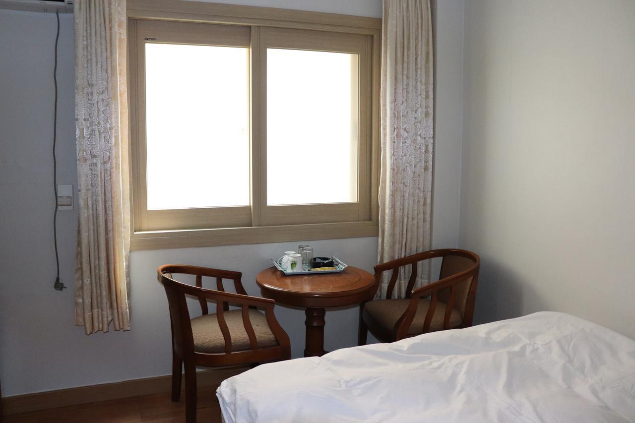Orasung Motel Jeju Eksteriør billede